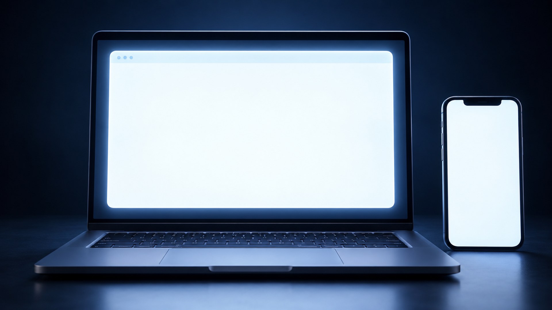 إطار متصفح يضيء على شاشة لابتوب بجانب جوال