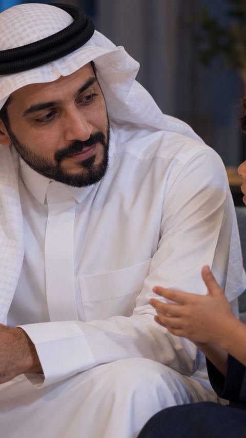 سعودي، أب، يستمع، طفل